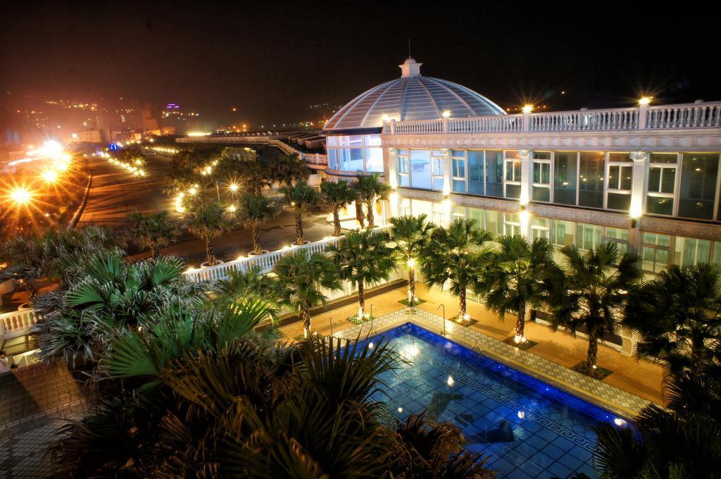 White House Hot Spring Beach Resort Wanli Bagian luar foto
