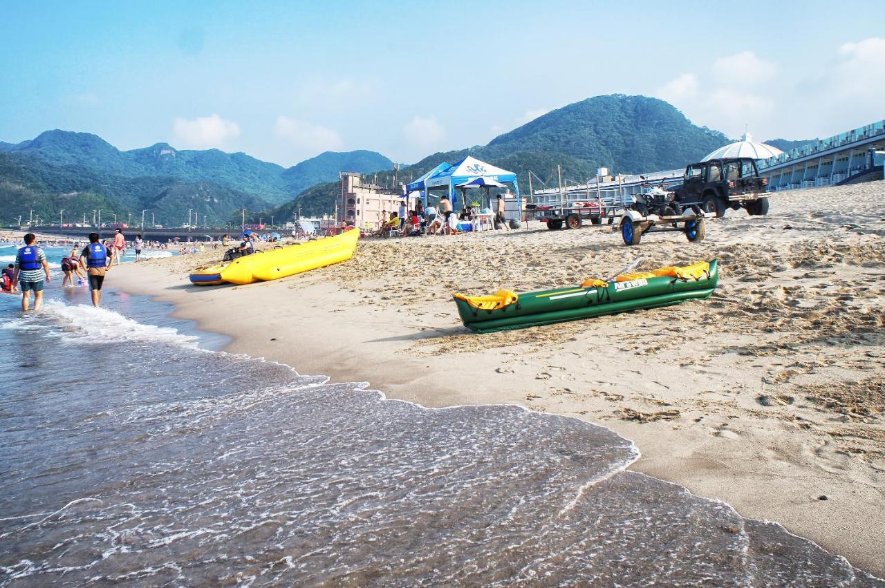 White House Hot Spring Beach Resort Wanli Bagian luar foto